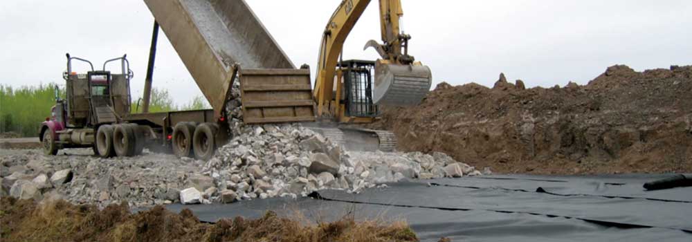 Apa Perbedaan Geotextile Non Woven dan Geotextile Woven?