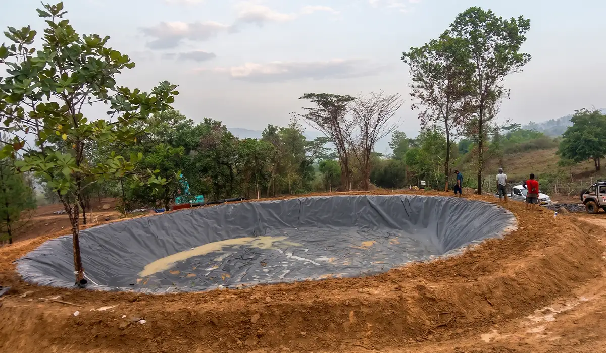 Mengamankan Cadangan Air Musim Kemarau dengan Geomembrane HDPE pada Embung Pertanian di Bogor