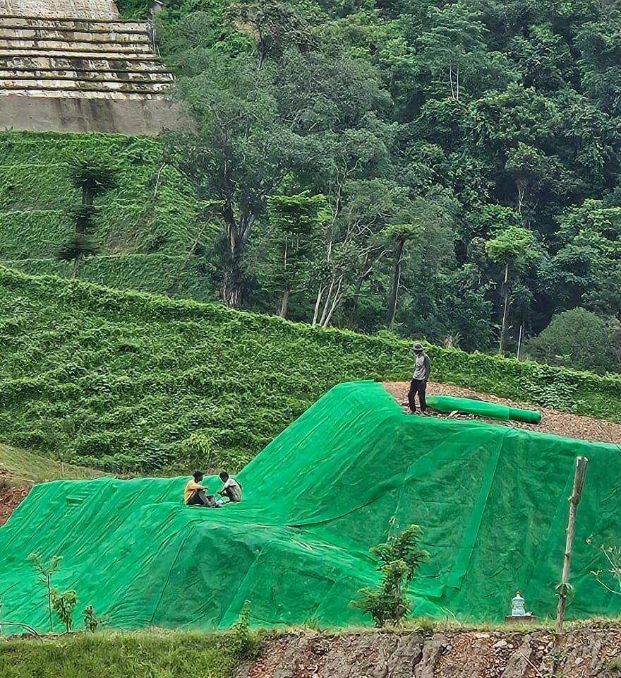 Geomat untuk Pelindung Lereng dan Areal Vegetasi
