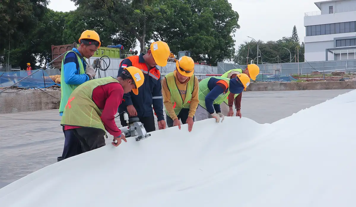 Mencegah Kebocoran dan Kontaminasi dengan Geomembran SOLMAX dan Geotextile Non Woven Pada Reservoir Air Bersih Milik BUMN di Jakarta Timur