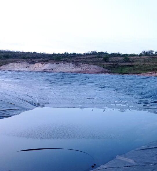 Kolam Air Bersih yang Dilapis dengan HDPE Geomembrane